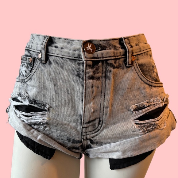 One Teaspoon Jean Shorts Bandits size 30 button fly low rise relaxed fit - Picture 1 of 12